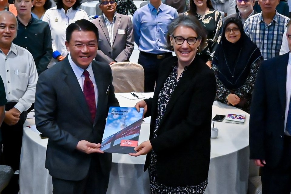 High Commissioner Ailsa Terry with Minister of Housing and Local Government YB Nga Kor Ming