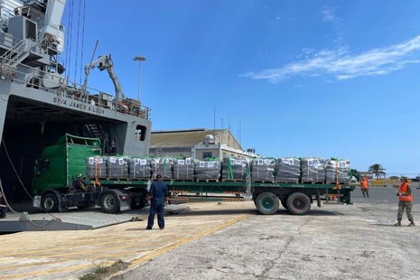 UK aid delivered to Gaza shore