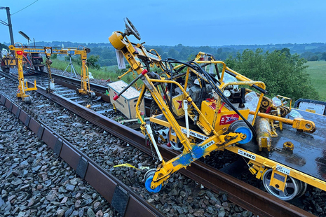 The trolley and rail-moving equipment following the collision (courtesy of Rhomberg Sersa Rail Group).