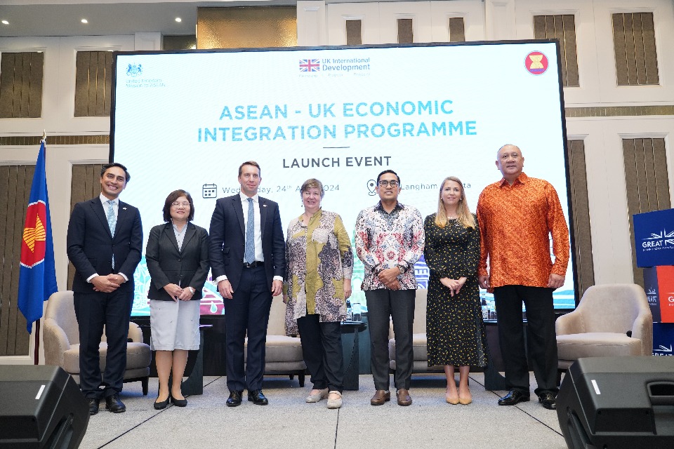 His Majesty’s Trade Commissioner for Asia Pacific and the UK's Senior Economic Official to ASEAN, Martin Kent and UK Ambassador to ASEAN, Sarah Tiffin, launched ASEAN-UK Economic Integration Programme in Jakarta on 24 April 2024.