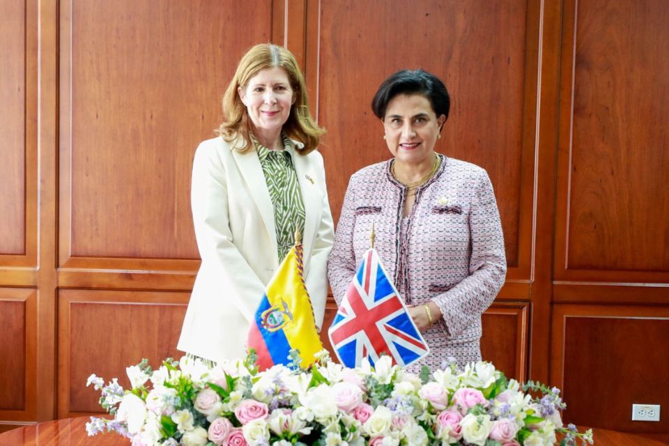UK donates security equipment to Ecuador on new Minister’s first visit
