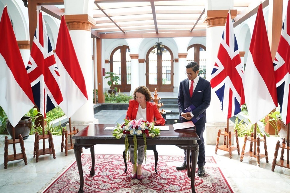 UK and Indonesia strengthen partnerships on growth and climate