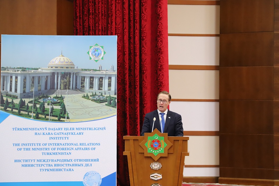 The UK Government’s Regional Development Director visits Ashgabat