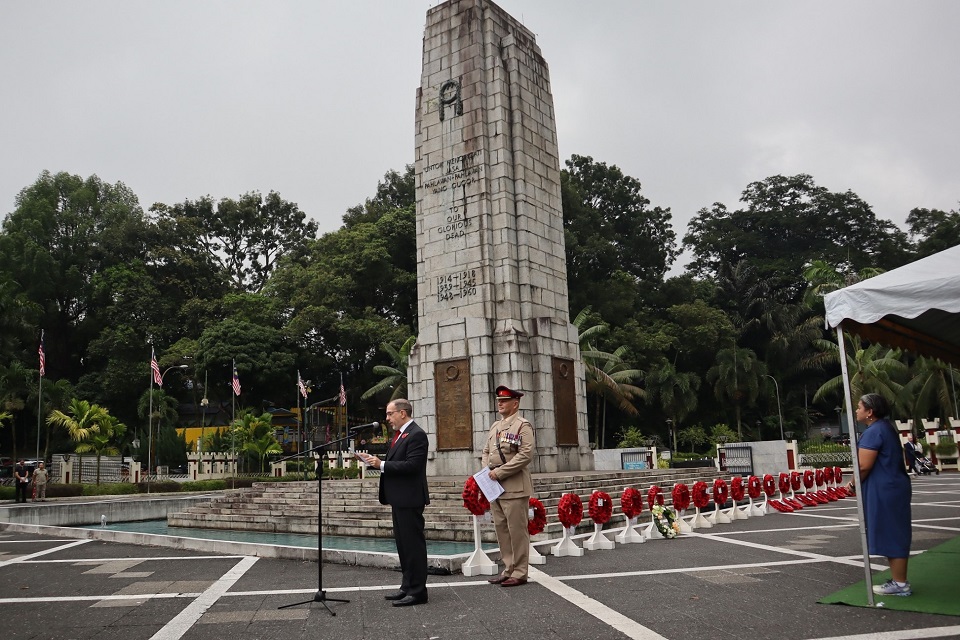 Acting High Commissioner David Wallace at the Remembrance Service