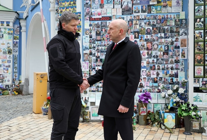 Defence Secretary John Healey with Deputy Defence Minister Serhiy Boyev at the Memorial Wall in Kyiv