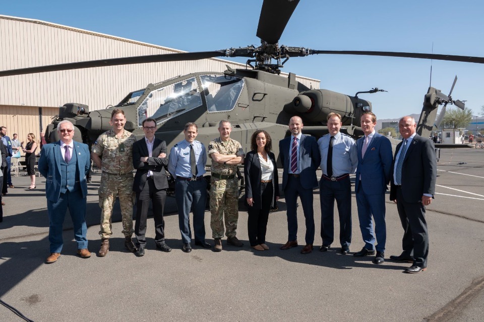 DE&S accepts final AH 64E Apache helicopter for British Army