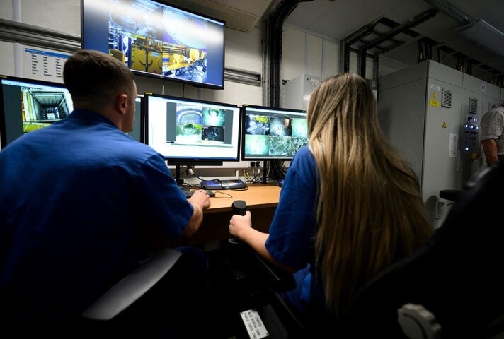 Pile Fuel Cladding Silo retrieval operators