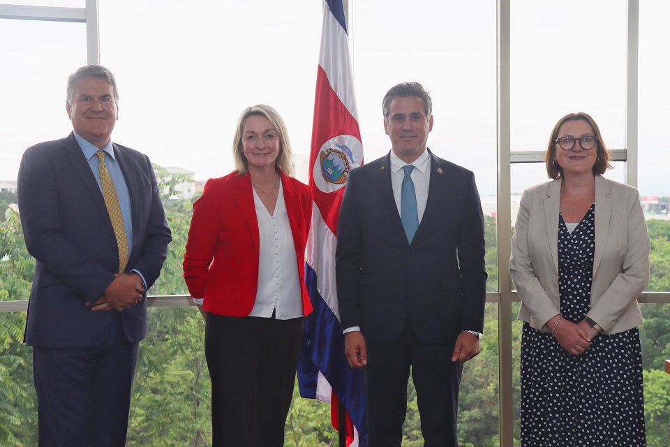 L-R: Ambassador Ben Lyster-Binns; Trade Envoy Jess Morden MP; Costa Rican Trade Minister Manuel Tovar and Sara Wheeler MBE, UK Trade Envoy Senior Relationship Manager.