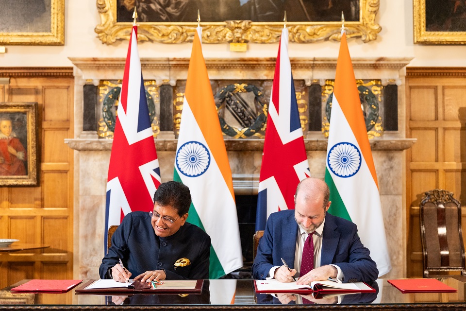 SoS Jonathan Reynolds and Minister Piyush Goyal sign FTA