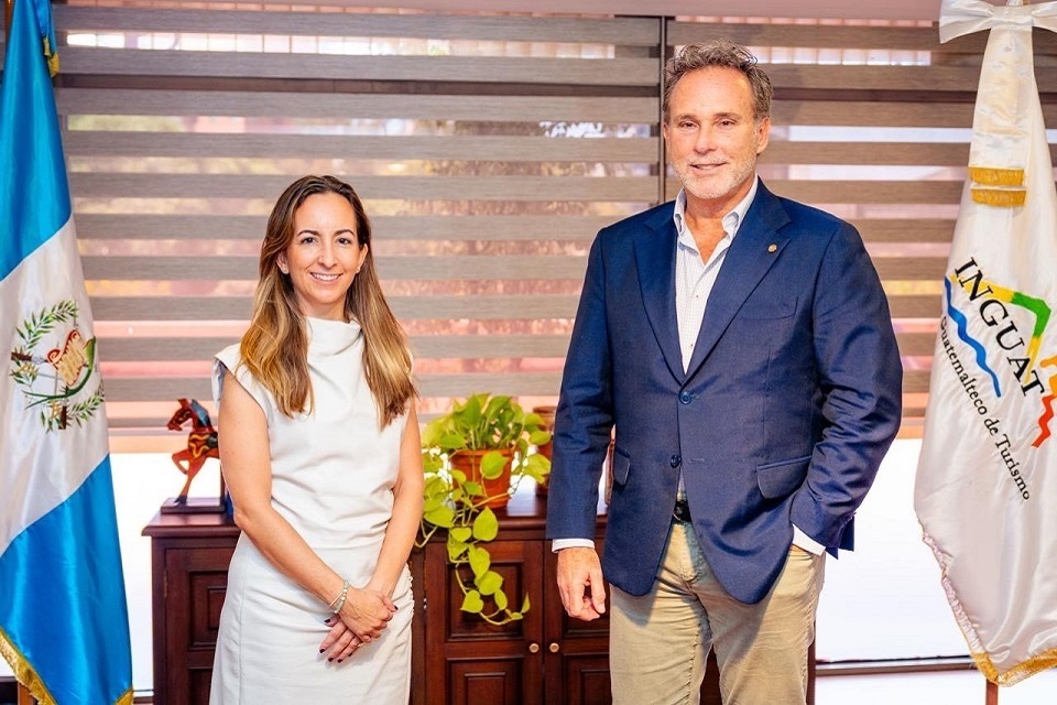 British Ambassador pays courtesy visit to the Director of INGUAT