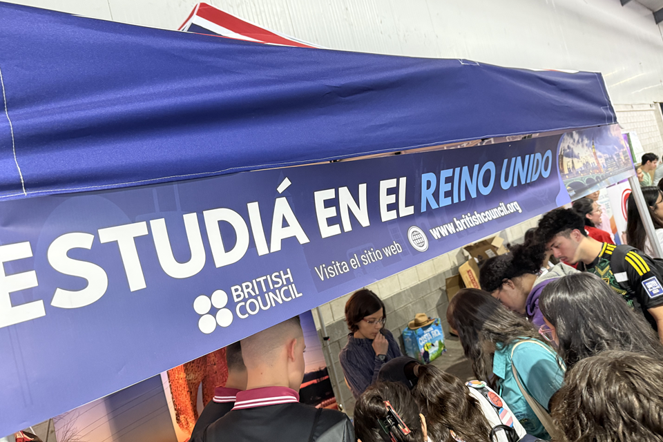 Embajada Británica en ExpoU