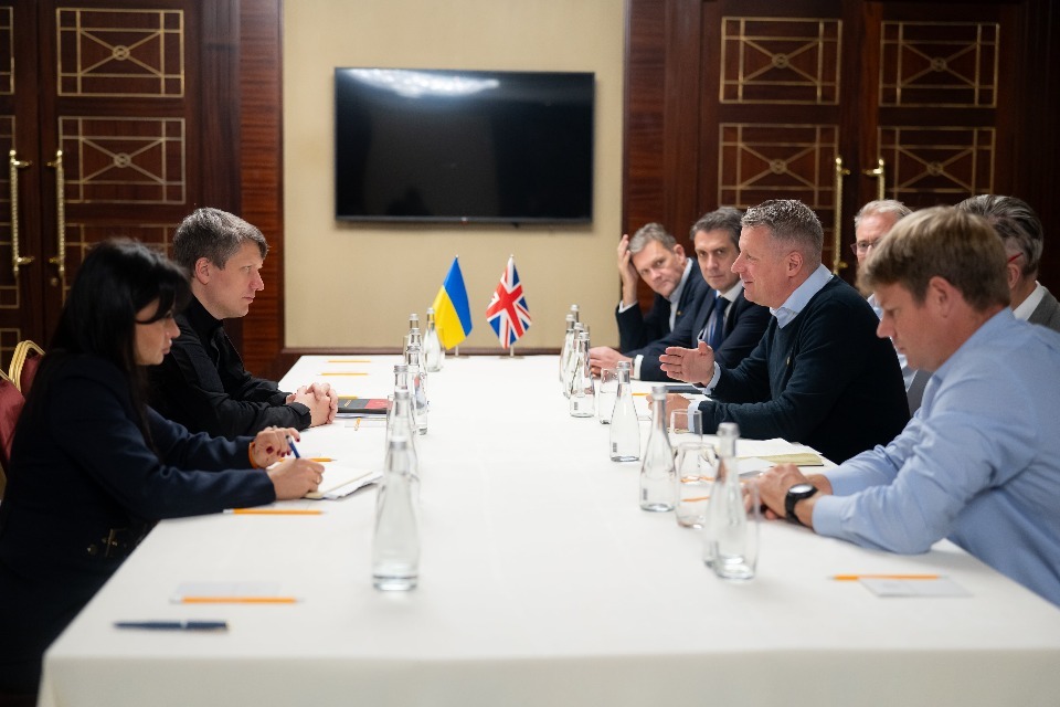 Hundreds of missiles delivered to Ukraine months ahead of schedule as UK leads Kyiv trade delegation