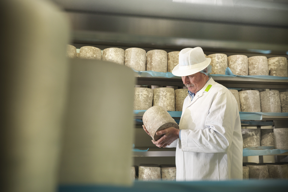 Trade barrier busters deliver nearly £100m boost for British food and drink