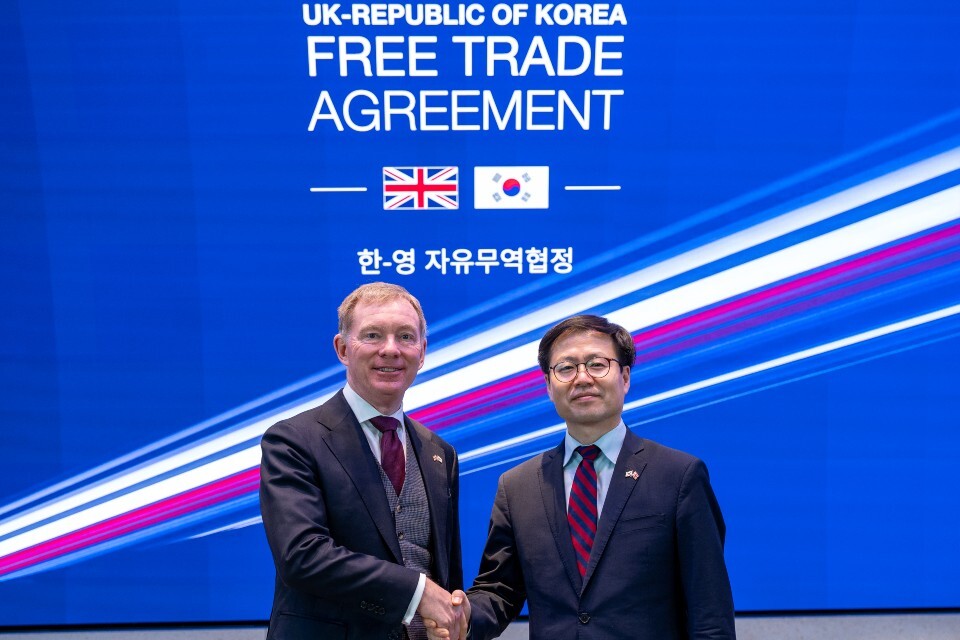 UK lands trade deal with South Korea to boost jobs and exports