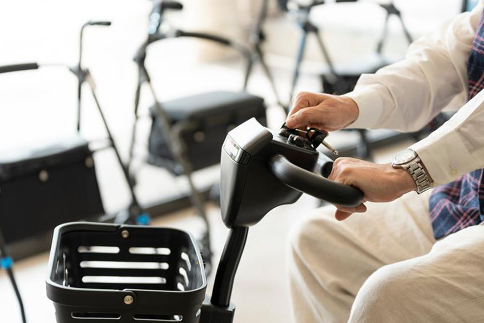 Government seeks views to modernise laws on powered mobility devices