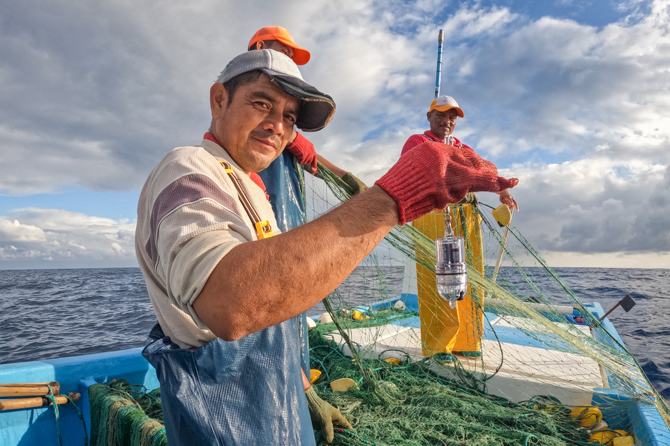 UK leads global efforts to help communities save the ocean and beat poverty