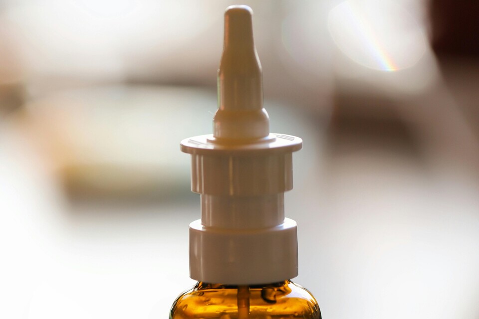 Recommended use of some nasal decongestant sprays limited to five days by UK regulator