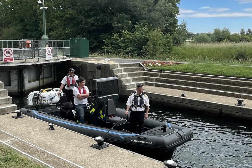 Environment Agency launches new electric workboat on Thames