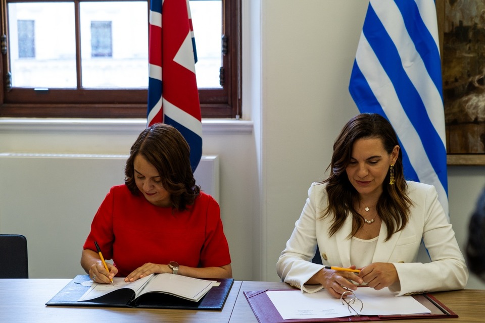 Stronger tourism ties between UK and Greece under new Memorandum of Understanding